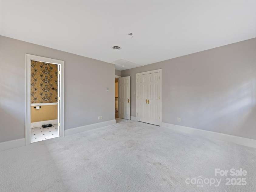 21 Riverbend Road, Canton, NC 28716.  MLS# CAR4241028, YatesRealty ID 8752. 