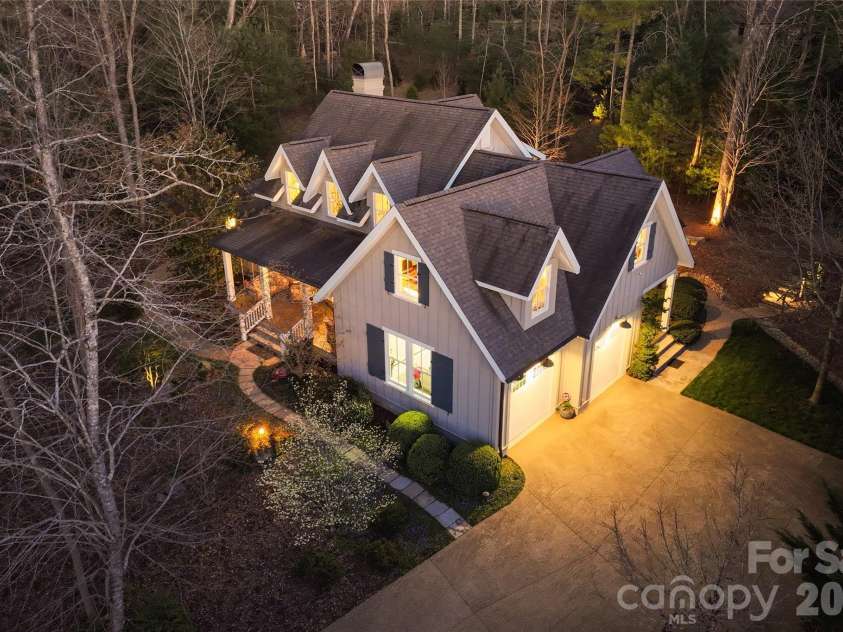 79 Chauncey Circle, Asheville, NC 28803.  MLS# CAR4363635, YatesRealty ID 8753. 
