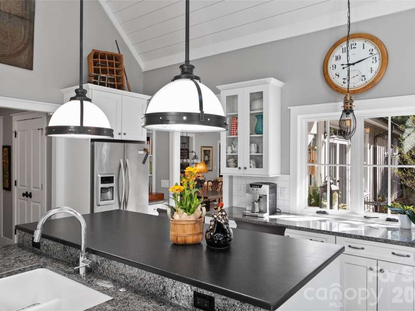 79 Chauncey Circle, Asheville, NC 28803.  MLS# CAR4363635, YatesRealty ID 8753. 