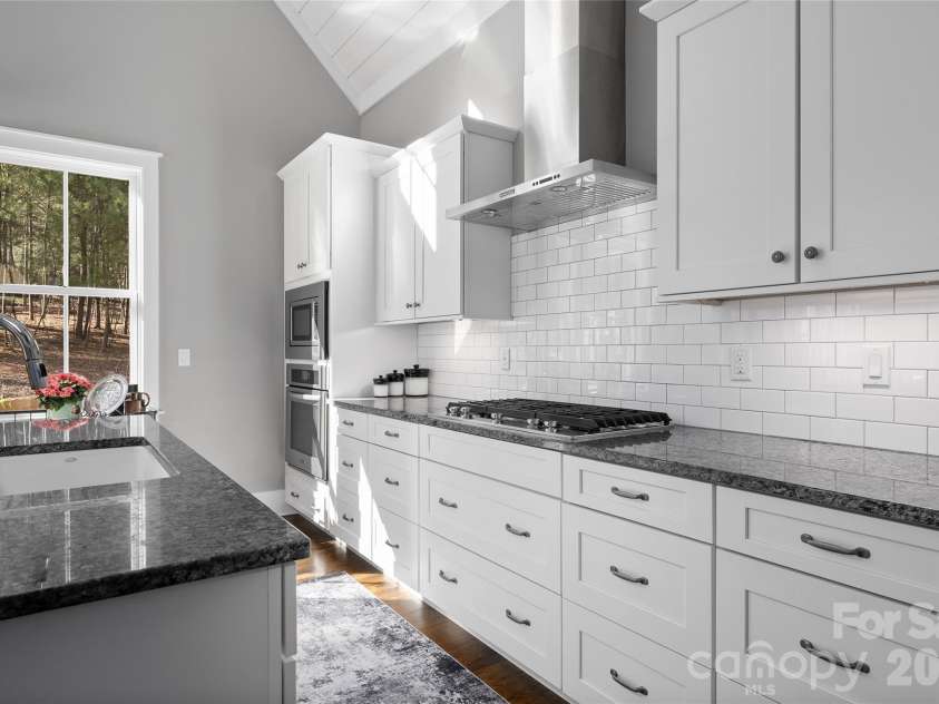 79 Chauncey Circle, Asheville, NC 28803.  MLS# CAR4363635, YatesRealty ID 8753. 
