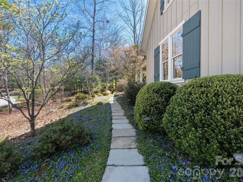 79 Chauncey Circle, Asheville, NC 28803.  MLS# CAR4363635, YatesRealty ID 8753. 