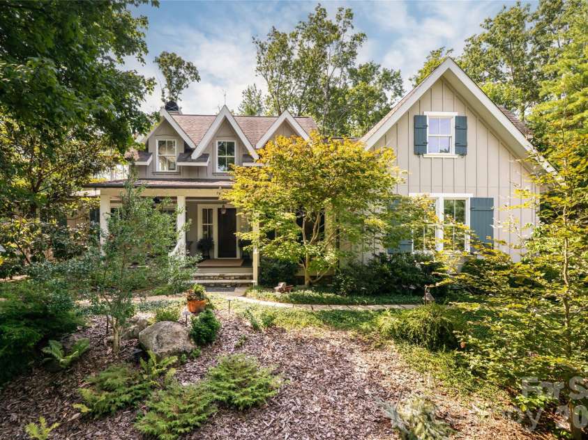 79 Chauncey Circle, Asheville, NC 28803.  MLS# CAR4363635, YatesRealty ID 8753. 