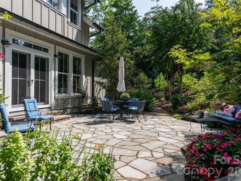 79 Chauncey Circle, Asheville, NC 28803.  MLS# CAR4363635, YatesRealty ID 8753. 