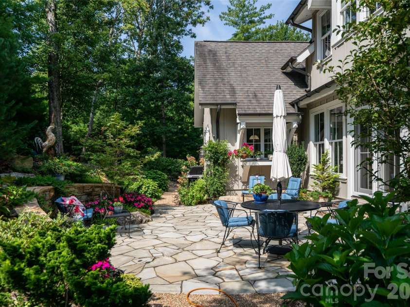 79 Chauncey Circle, Asheville, NC 28803.  MLS# CAR4363635, YatesRealty ID 8753. 