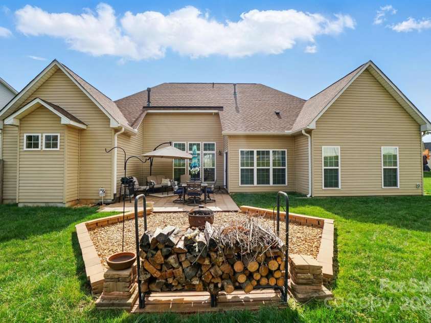 7371 Vanguard Court, Stanley, NC 28164.  MLS# CAR4243152, YatesRealty ID 8754. 