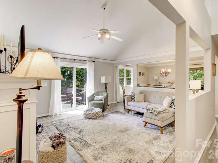 110 Spring Path, Hendersonville, NC 28739.  MLS# CAR4267167, YatesRealty ID 8755. 