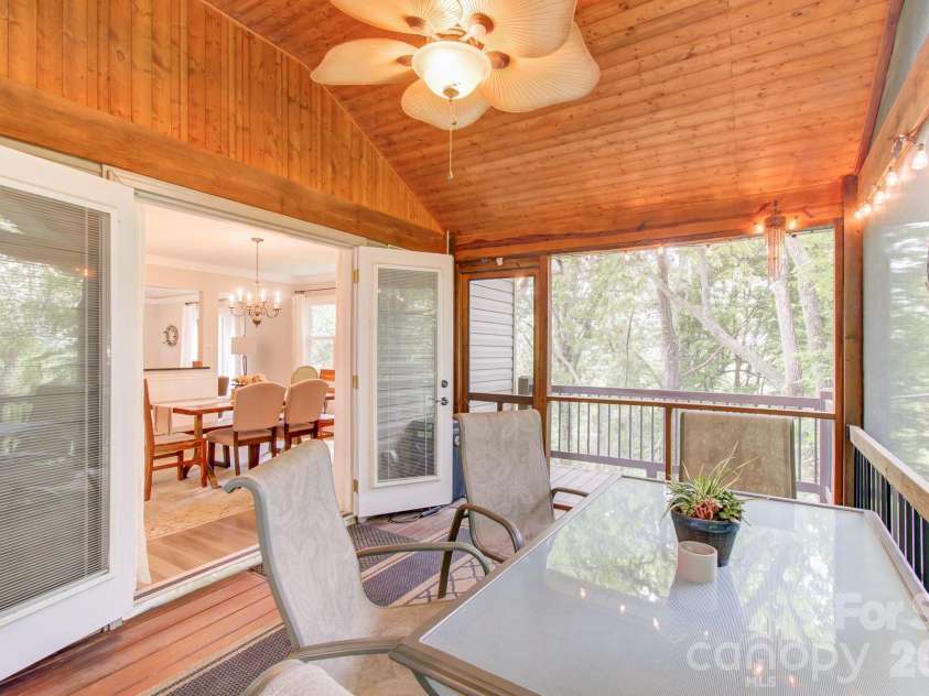 110 Spring Path, Hendersonville, NC 28739.  MLS# CAR4267167, YatesRealty ID 8755. 