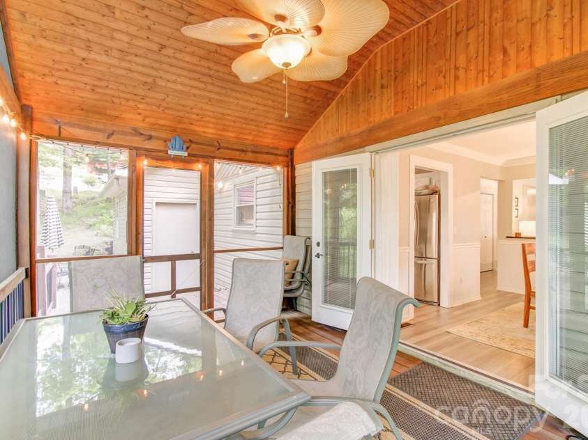 110 Spring Path, Hendersonville, NC 28739.  MLS# CAR4267167, YatesRealty ID 8755. 