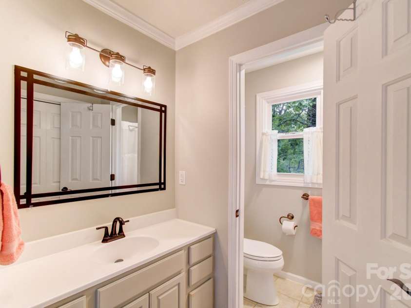 110 Spring Path, Hendersonville, NC 28739.  MLS# CAR4267167, YatesRealty ID 8755. 