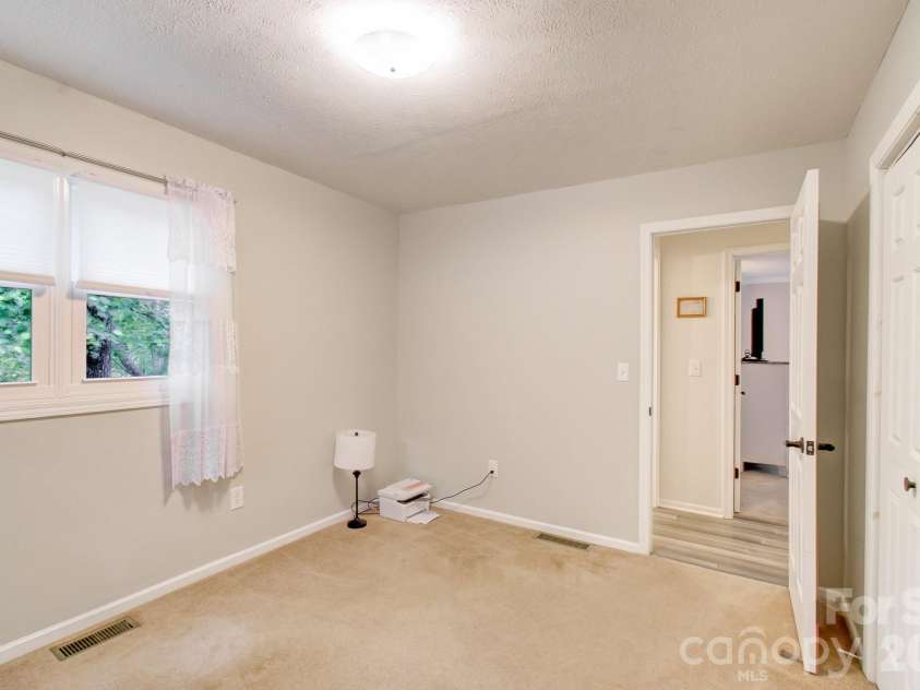 110 Spring Path, Hendersonville, NC 28739.  MLS# CAR4267167, YatesRealty ID 8755. 