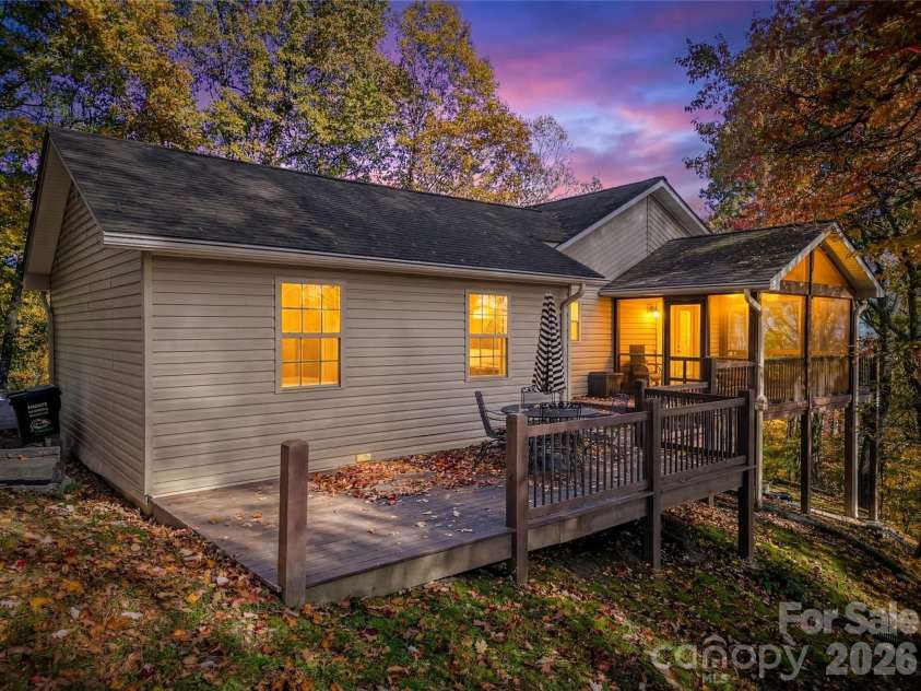 110 Spring Path, Hendersonville, NC 28739.  MLS# CAR4267167, YatesRealty ID 8755. 