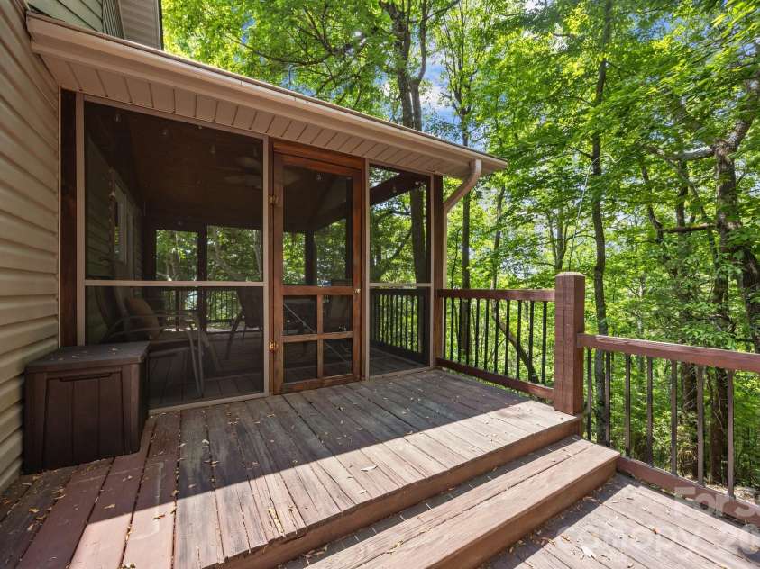 110 Spring Path, Hendersonville, NC 28739.  MLS# CAR4267167, YatesRealty ID 8755. 
