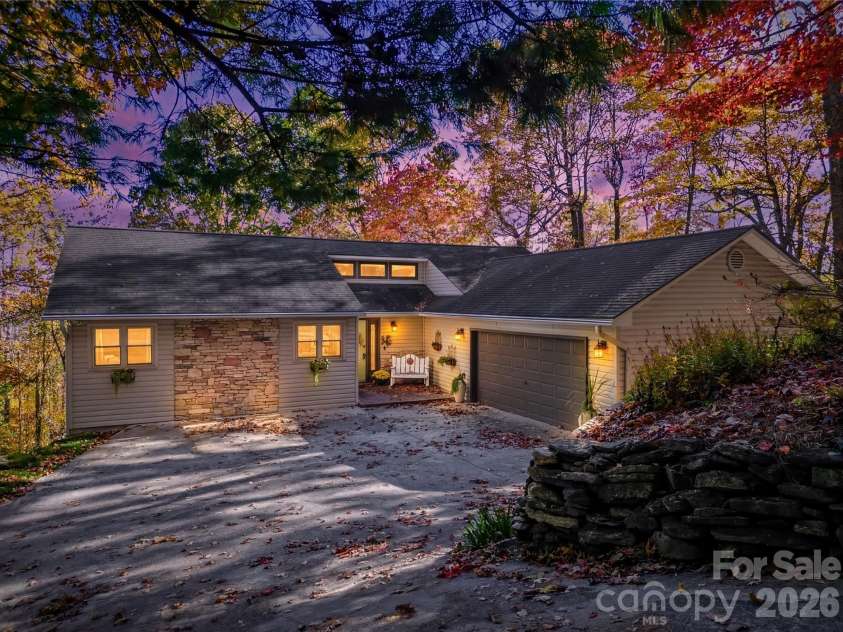 110 Spring Path, Hendersonville, NC 28739.  MLS# CAR4267167, YatesRealty ID 8755. 