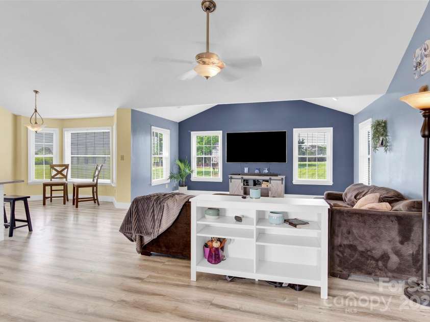 365 Kinder Road, Harmony, NC 28634.  MLS# CAR4243617, YatesRealty ID 8755. Great Room