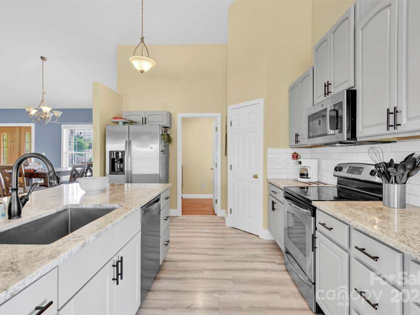 365 Kinder Road, Harmony, NC 28634.  MLS# CAR4243617, YatesRealty ID 8755. Kitchen