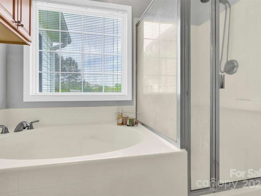 365 Kinder Road, Harmony, NC 28634.  MLS# CAR4243617, YatesRealty ID 8755. Primary Bath
