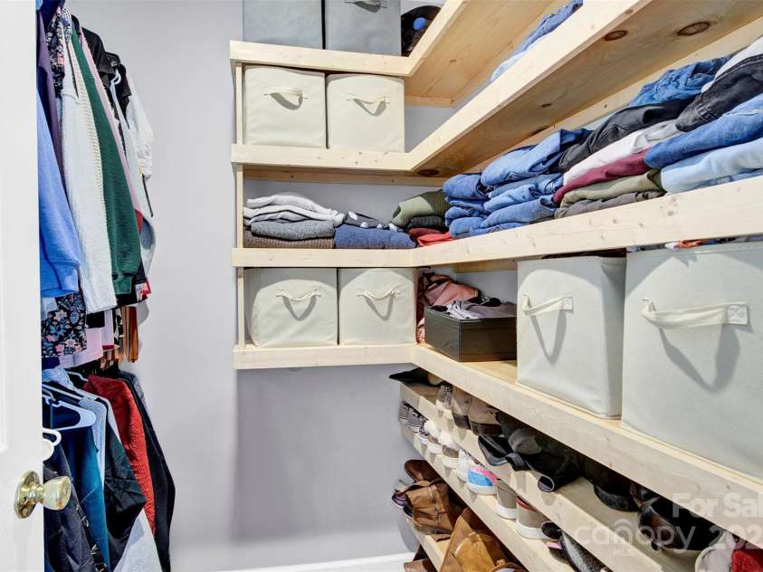 365 Kinder Road, Harmony, NC 28634.  MLS# CAR4243617, YatesRealty ID 8755. Primary Walk-In Closet