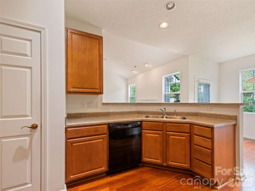 2 Thornwood Court, Arden, NC 28704.  MLS# CAR4394985, YatesRealty ID 8756. 
