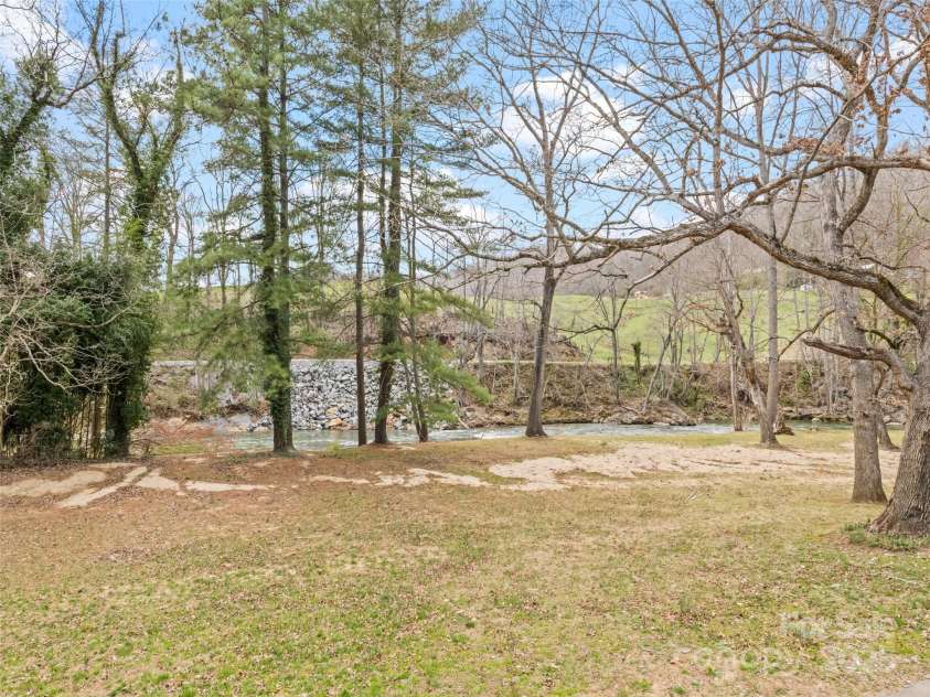 61 Riverbend Road, Canton, NC 28716.  MLS# CAR4241043, YatesRealty ID 8759. 