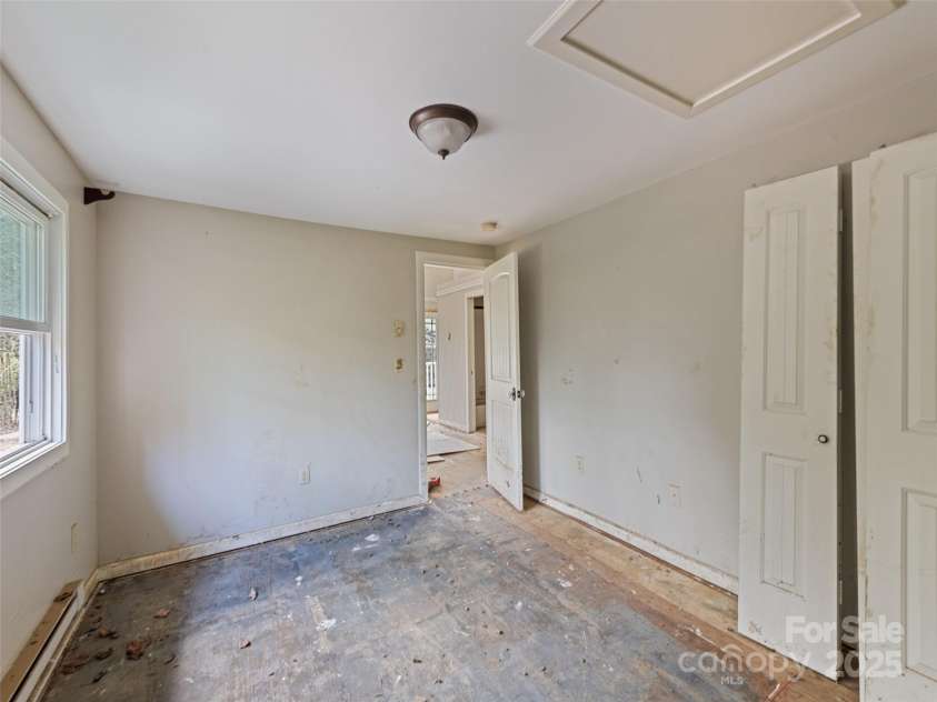 61 Riverbend Road, Canton, NC 28716.  MLS# CAR4241043, YatesRealty ID 8759. 