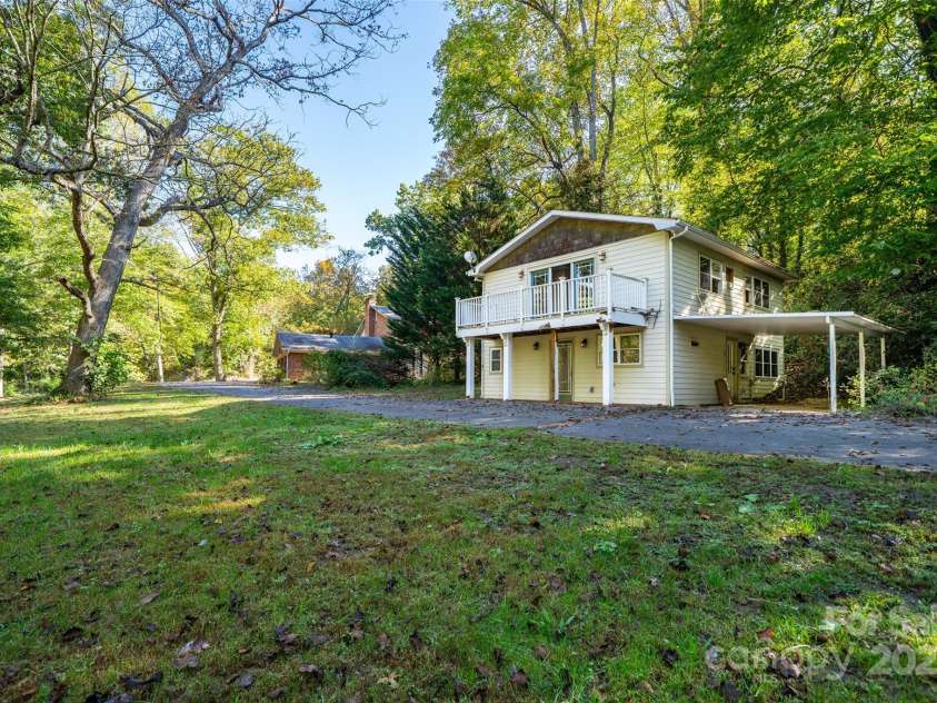 61 Riverbend Road, Canton, NC 28716.  MLS# CAR4241043, YatesRealty ID 8759. 
