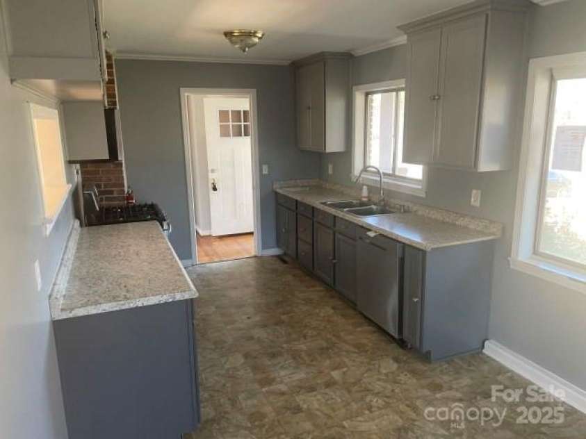 208 Belvue Drive, Union, SC 29379.  MLS# CAR4223068, YatesRealty ID 876. 