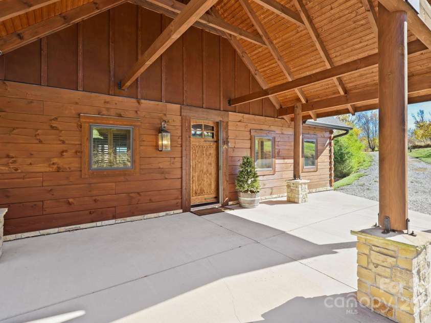 584 Grey Fox Ridge, Banner Elk, NC 28604.  MLS# CAR4315147, YatesRealty ID 876. 