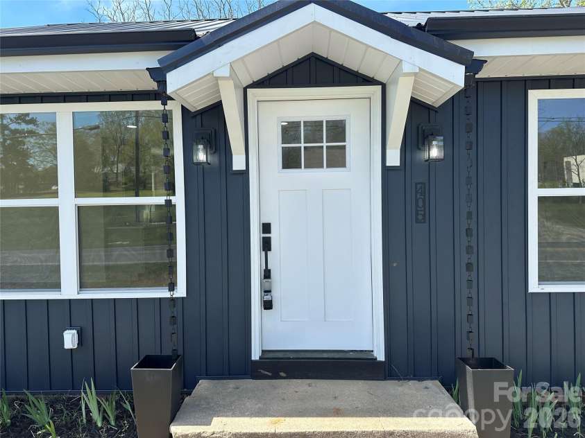 405 Main Street, Faith, NC 28144.  MLS# CAR4362930, YatesRealty ID 8760. 