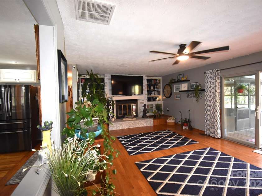 37 Hillside Drive, Etowah, NC 28729.  MLS# CAR4243156, YatesRealty ID 8761. Living room
