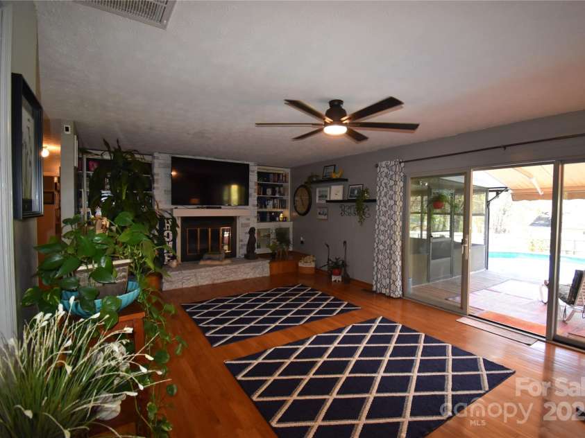 37 Hillside Drive, Etowah, NC 28729.  MLS# CAR4243156, YatesRealty ID 8761. Living room