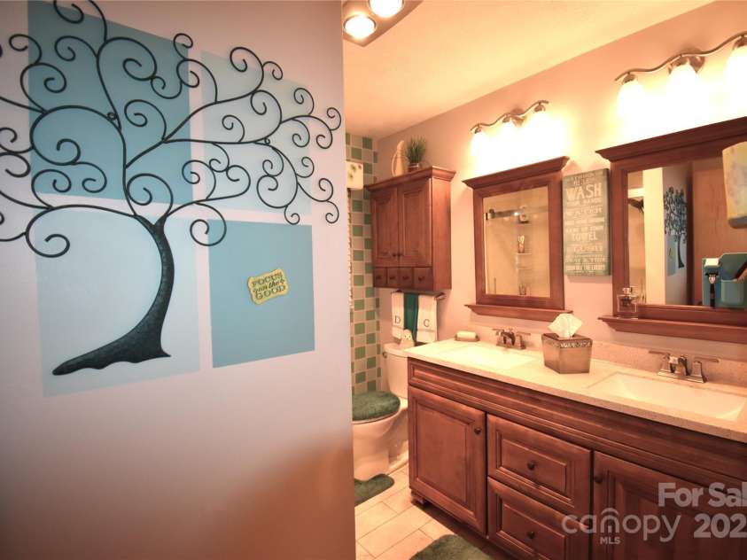 37 Hillside Drive, Etowah, NC 28729.  MLS# CAR4243156, YatesRealty ID 8761. Primary bathroom