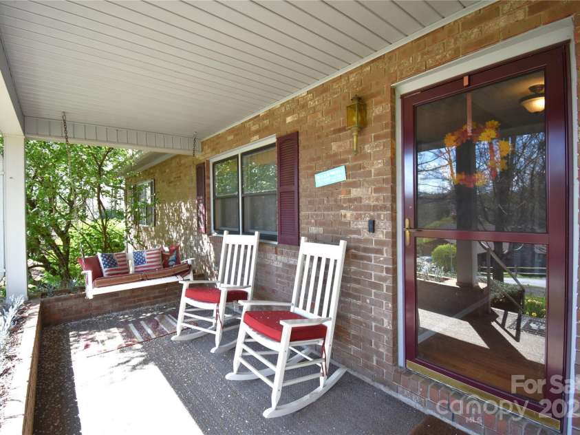 37 Hillside Drive, Etowah, NC 28729.  MLS# CAR4243156, YatesRealty ID 8761. Welcome home!