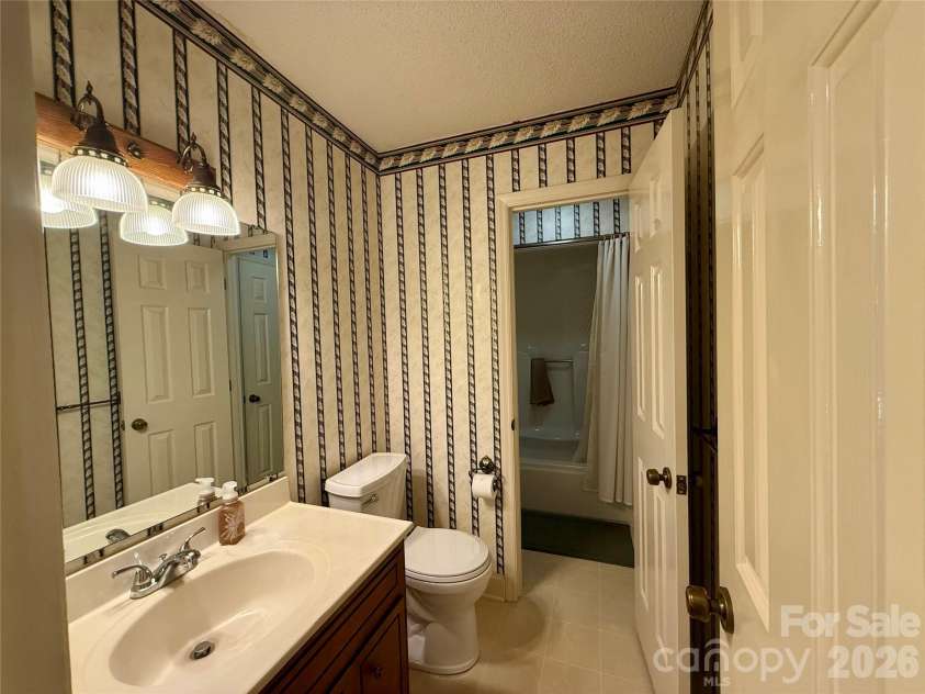 1015 36th Avenue Court, Hickory, NC 28601.  MLS# CAR4340838, YatesRealty ID 8762. 
