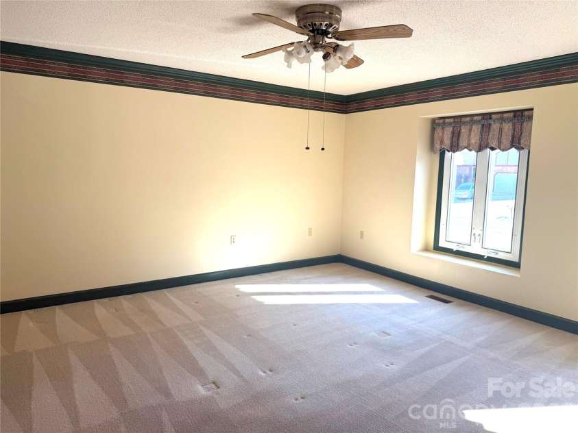1015 36th Avenue Court, Hickory, NC 28601.  MLS# CAR4340838, YatesRealty ID 8762. 