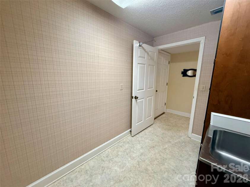 1015 36th Avenue Court, Hickory, NC 28601.  MLS# CAR4340838, YatesRealty ID 8762. 