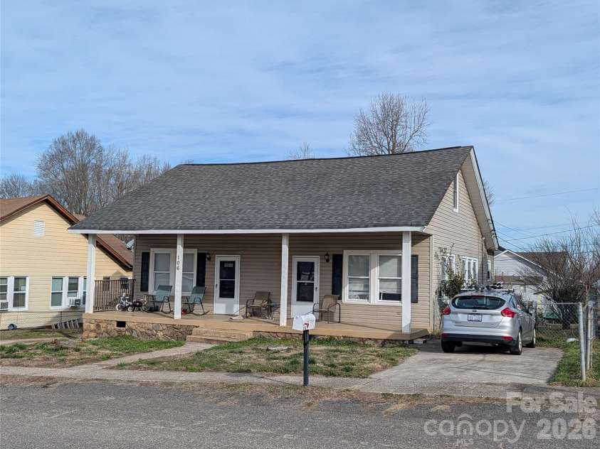 106 Spencer Avenue, Gastonia, NC 28054.  MLS# CAR4349352, YatesRealty ID 8763. 