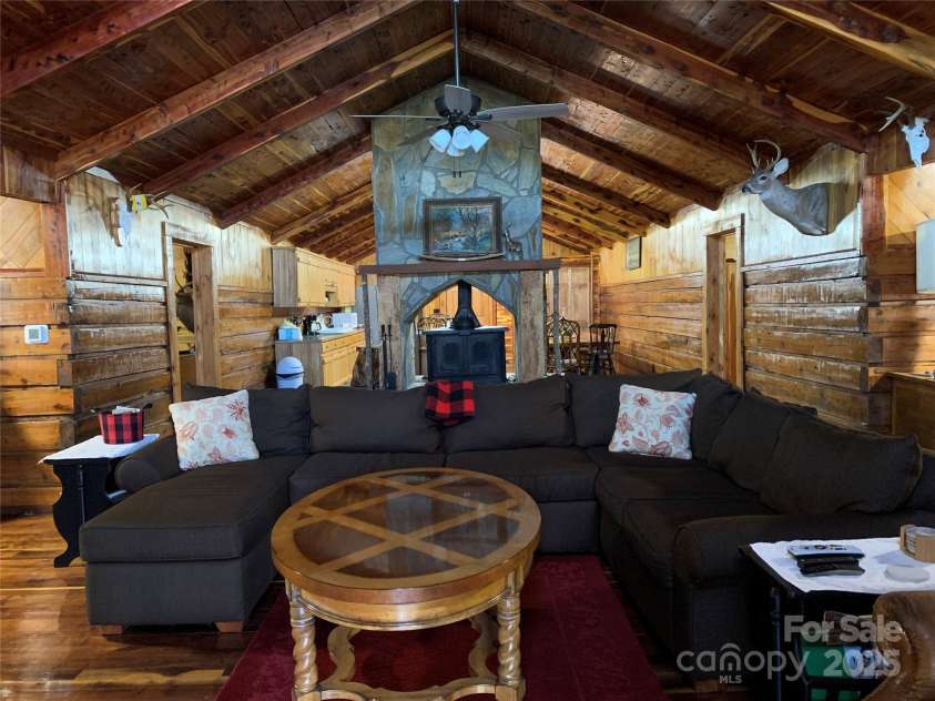 898 Burnt Gin Road, Gaffney, SC 29340.  MLS# CAR4242648, YatesRealty ID 8763. 