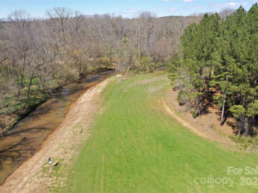 898 Burnt Gin Road, Gaffney, SC 29340.  MLS# CAR4242648, YatesRealty ID 8763. 