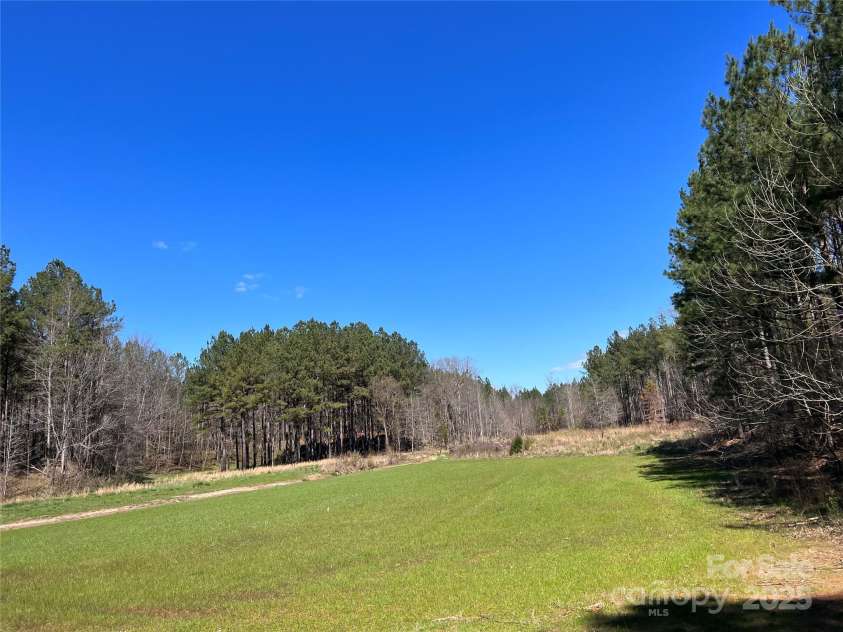 898 Burnt Gin Road, Gaffney, SC 29340.  MLS# CAR4242648, YatesRealty ID 8763. 