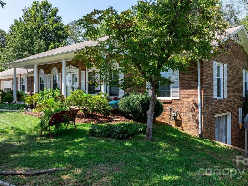 723 Wilmore Street, Lenoir, NC 28645.  MLS# CAR4251570, YatesRealty ID 8764. 