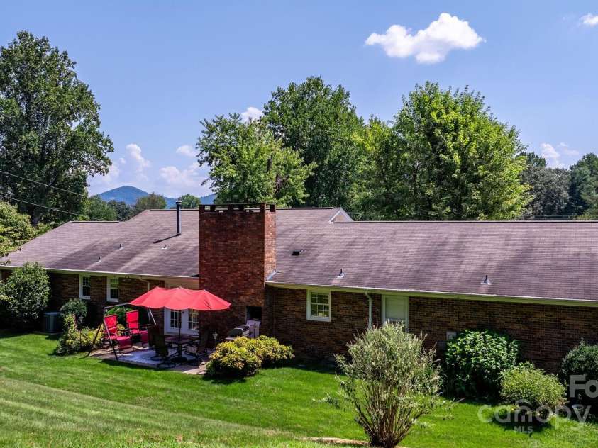 723 Wilmore Street, Lenoir, NC 28645.  MLS# CAR4251570, YatesRealty ID 8764. 