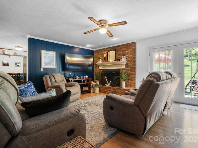 723 Wilmore Street, Lenoir, NC 28645.  MLS# CAR4251570, YatesRealty ID 8764. 