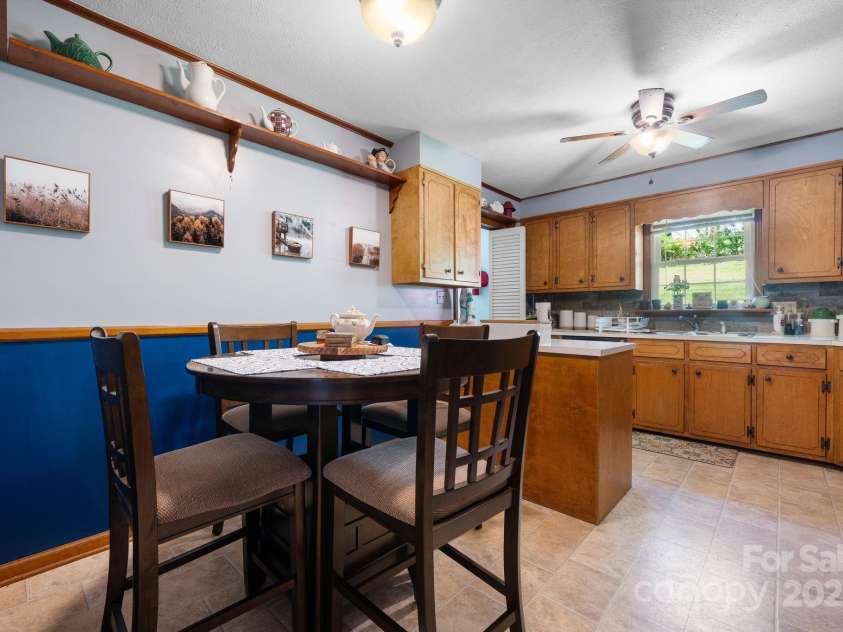 723 Wilmore Street, Lenoir, NC 28645.  MLS# CAR4251570, YatesRealty ID 8764. 