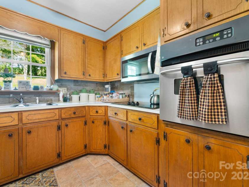 723 Wilmore Street, Lenoir, NC 28645.  MLS# CAR4251570, YatesRealty ID 8764. 