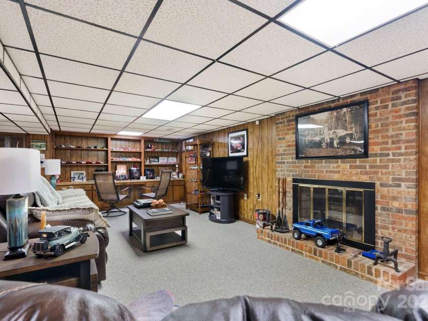 723 Wilmore Street, Lenoir, NC 28645.  MLS# CAR4251570, YatesRealty ID 8764. 