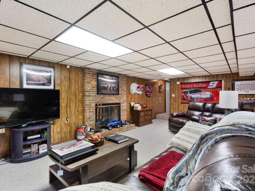 723 Wilmore Street, Lenoir, NC 28645.  MLS# CAR4251570, YatesRealty ID 8764. 