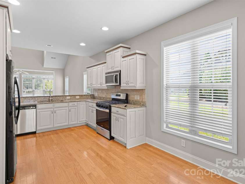 58 Burlington Lane, Fletcher, NC 28732.  MLS# CAR4324810, YatesRealty ID 8765. 