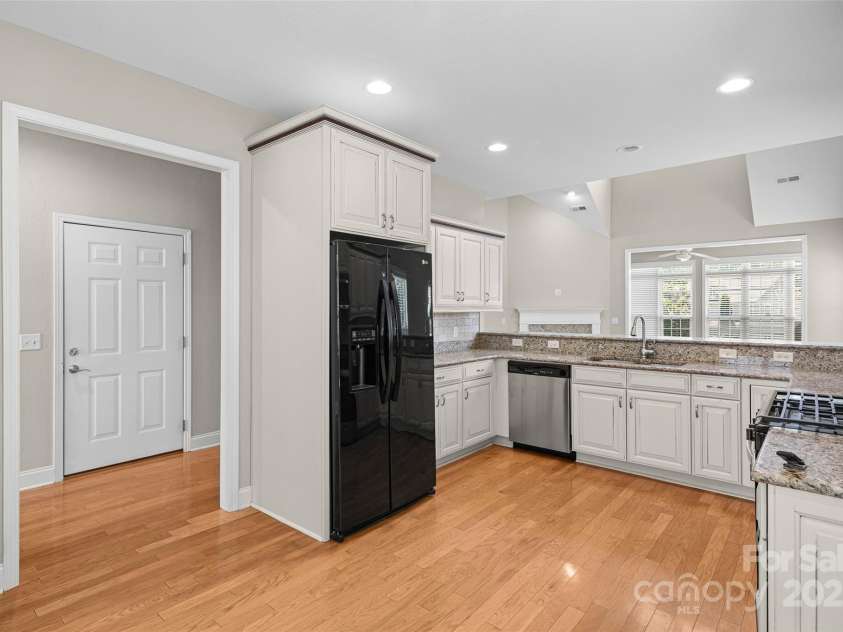 58 Burlington Lane, Fletcher, NC 28732.  MLS# CAR4324810, YatesRealty ID 8765. 