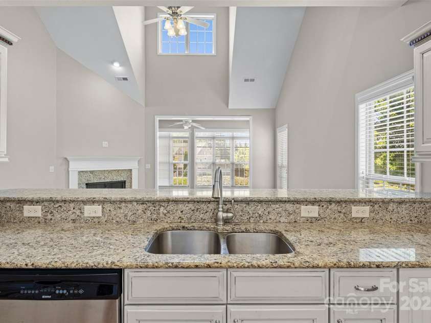 58 Burlington Lane, Fletcher, NC 28732.  MLS# CAR4324810, YatesRealty ID 8765. 