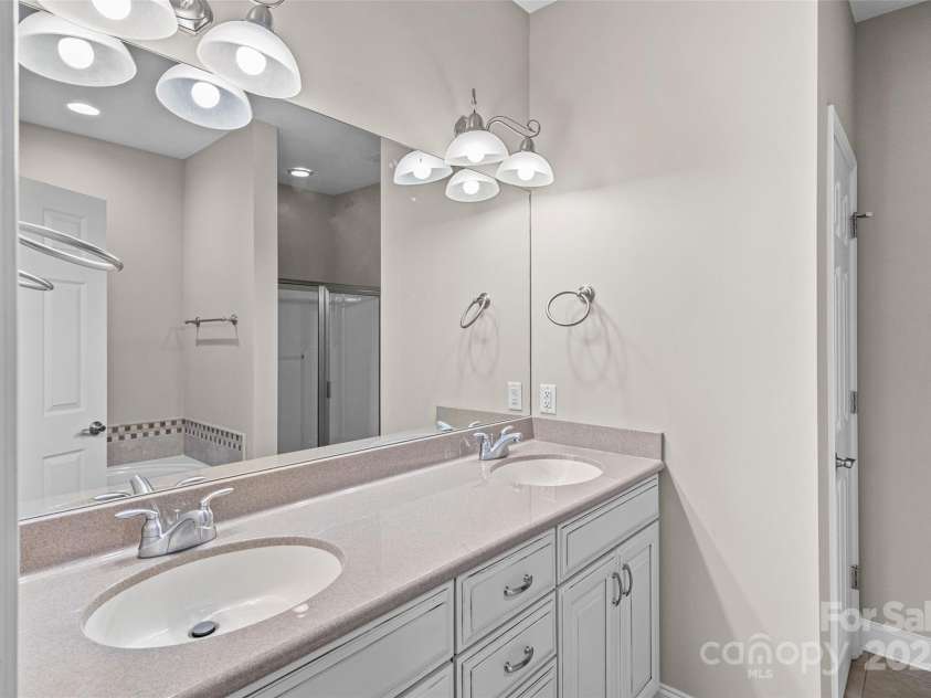 58 Burlington Lane, Fletcher, NC 28732.  MLS# CAR4324810, YatesRealty ID 8765. 